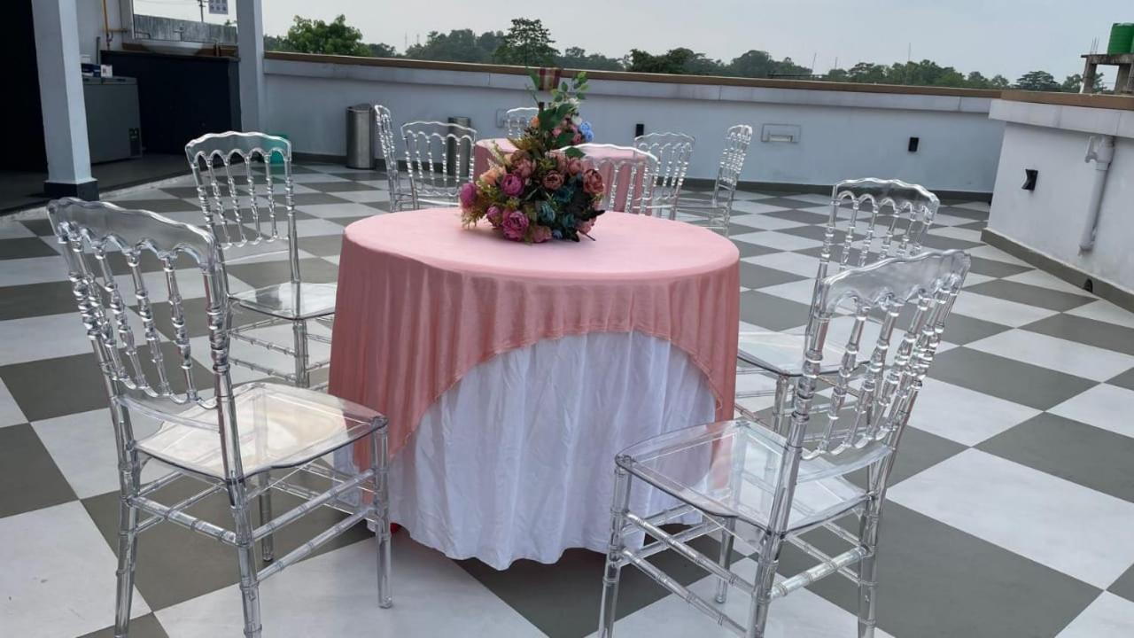 Hotel The Dibrugarh Address Zewnętrze zdjęcie