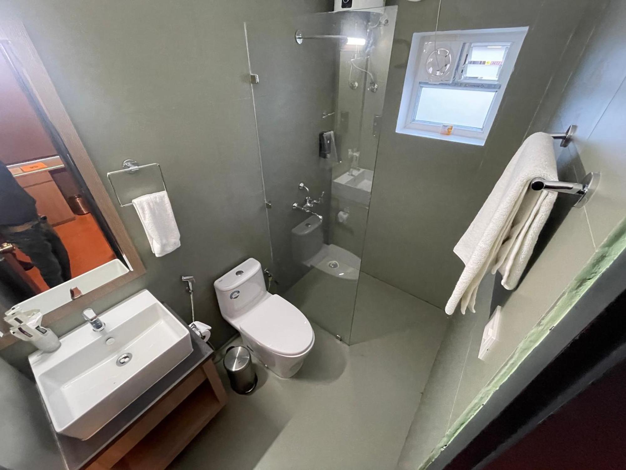 Hotel The Dibrugarh Address Zewnętrze zdjęcie