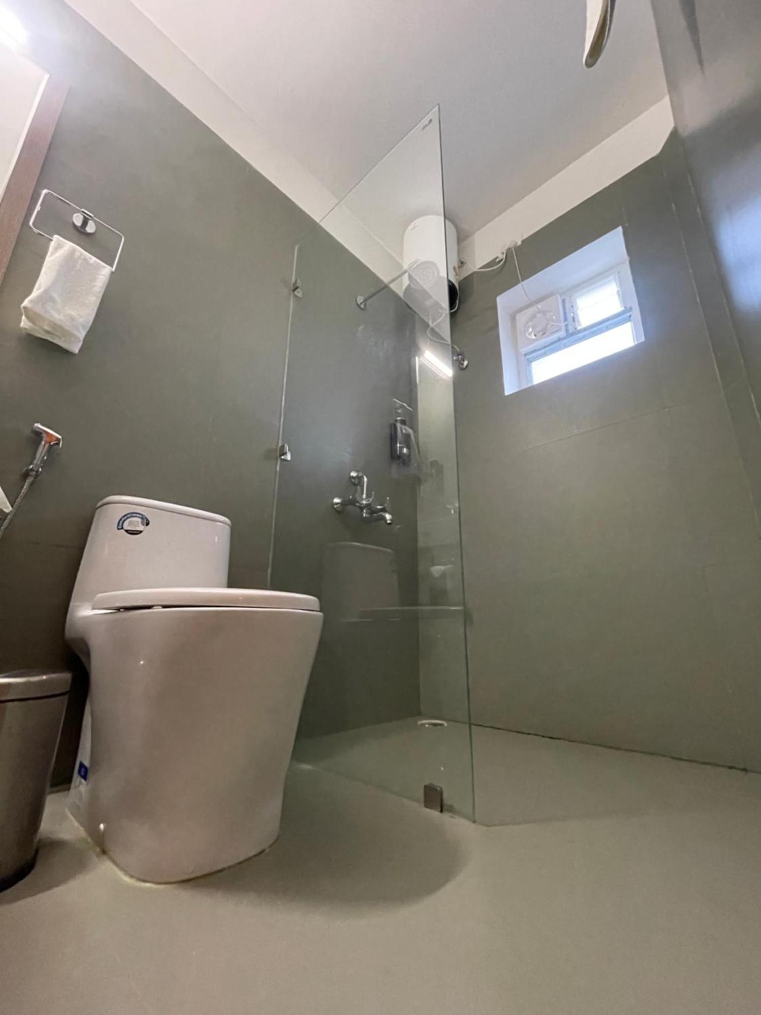 Hotel The Dibrugarh Address Zewnętrze zdjęcie
