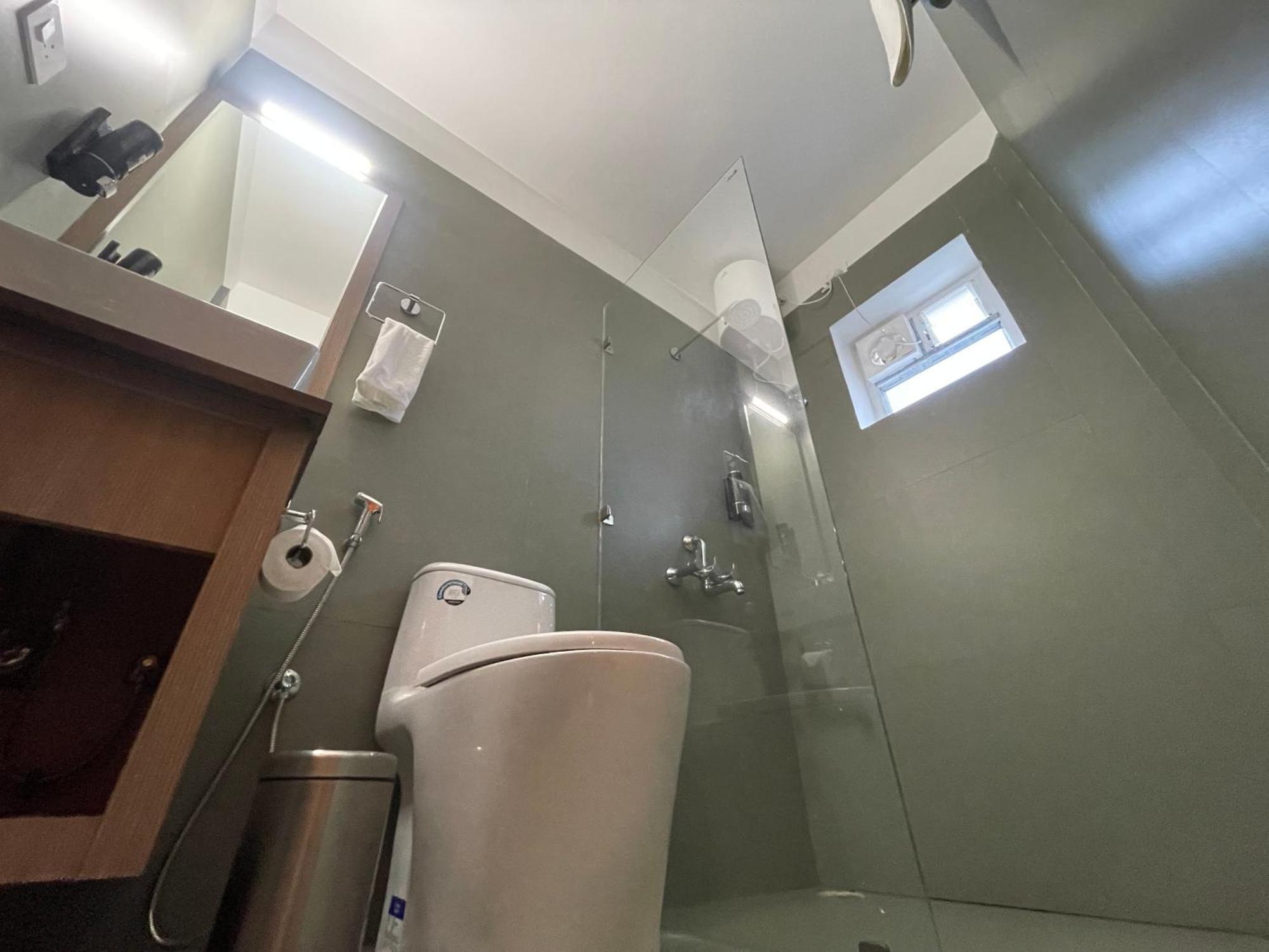 Hotel The Dibrugarh Address Zewnętrze zdjęcie