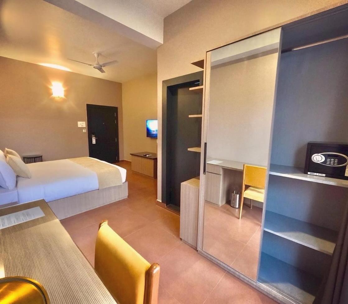 Hotel The Dibrugarh Address Zewnętrze zdjęcie