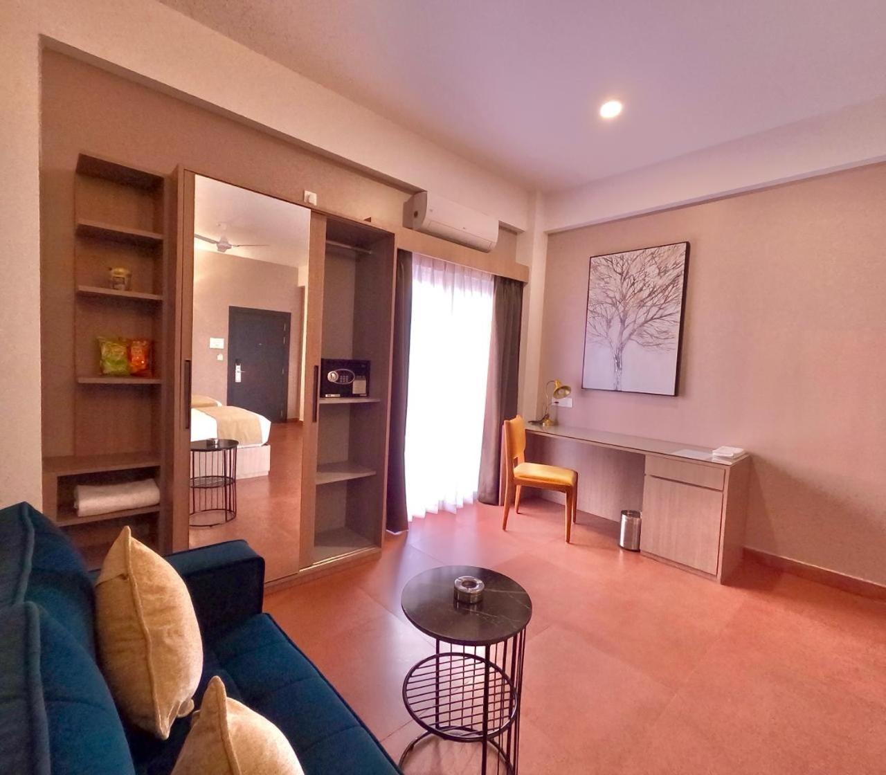 Hotel The Dibrugarh Address Zewnętrze zdjęcie