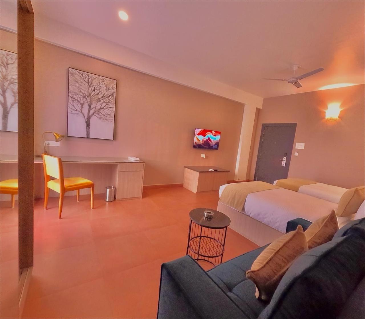 Hotel The Dibrugarh Address Zewnętrze zdjęcie
